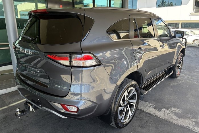 2022 Isuzu MU-X LS-T