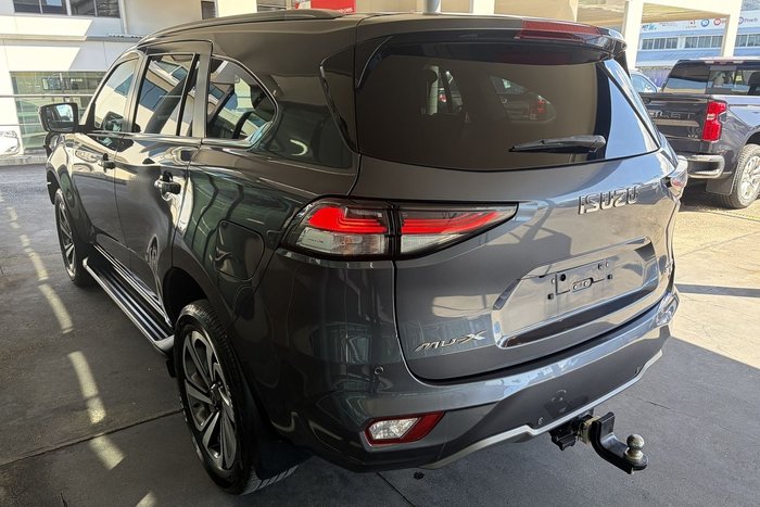 2022 Isuzu MU-X LS-T