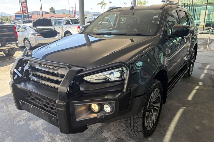 2022 Isuzu MU-X LS-T