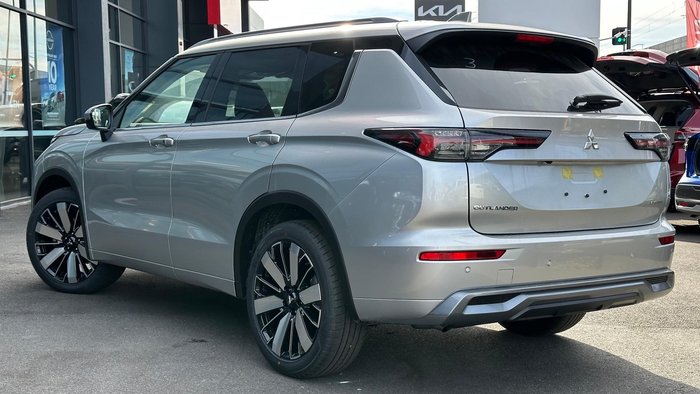 2026 Mitsubishi Outlander Exceed