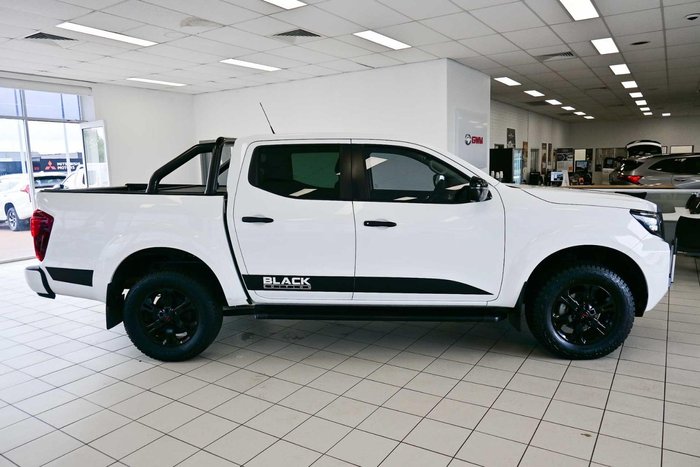 2024 Nissan Navara Black Edition