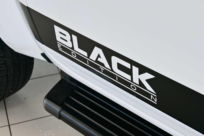 2024 Nissan Navara Black Edition