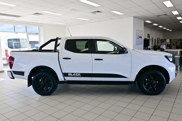 2024 Nissan Navara Black Edition