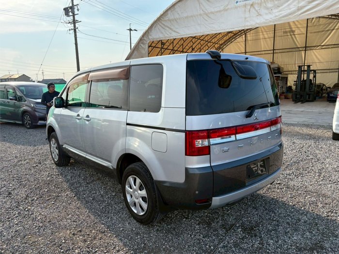 2013 Mitsubishi Delica
