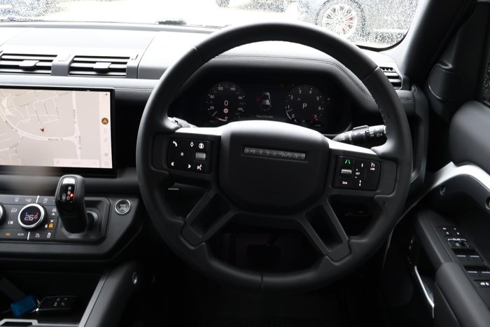 2024 Land Rover Defender 110 P400 X-Dynamic SE