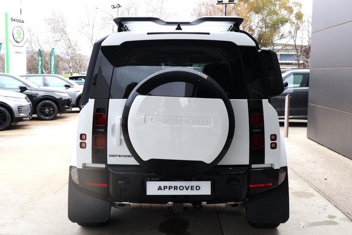 2024 Land Rover Defender 110 P400 X-Dynamic SE