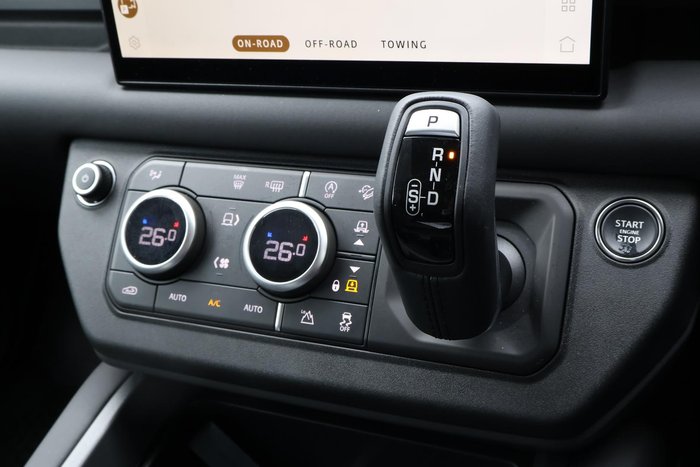 2024 Land Rover Defender 110 P400 X-Dynamic SE