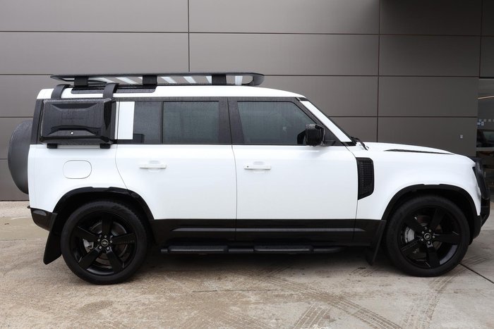2024 Land Rover Defender 110 P400 X-Dynamic SE