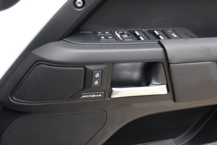 2024 Land Rover Defender 110 P400 X-Dynamic SE