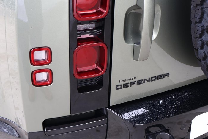 2025 Land Rover Defender 110 D350 X-Dynamic HSE
