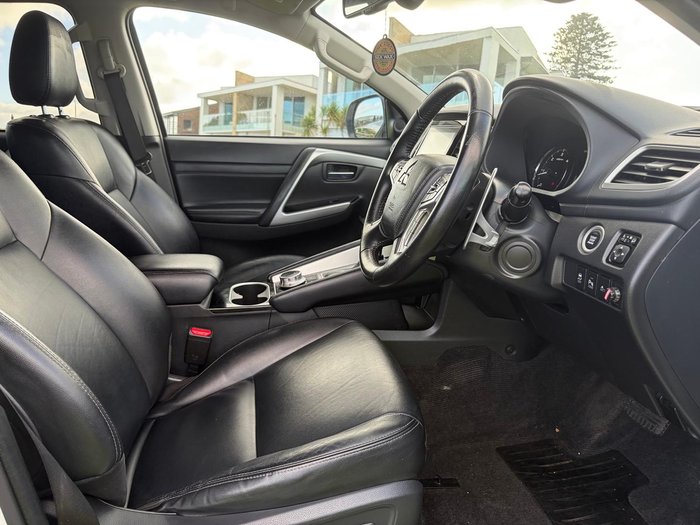 2024 Mitsubishi Pajero Sport GLS