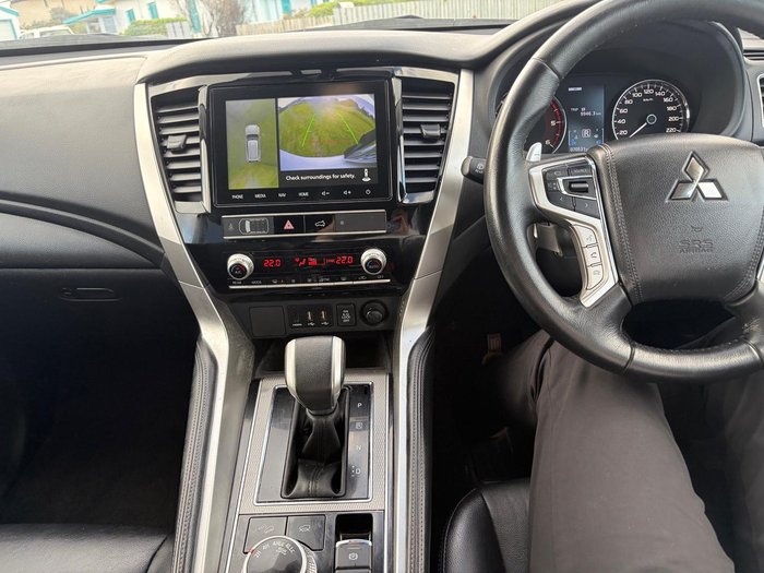 2024 Mitsubishi Pajero Sport GLS