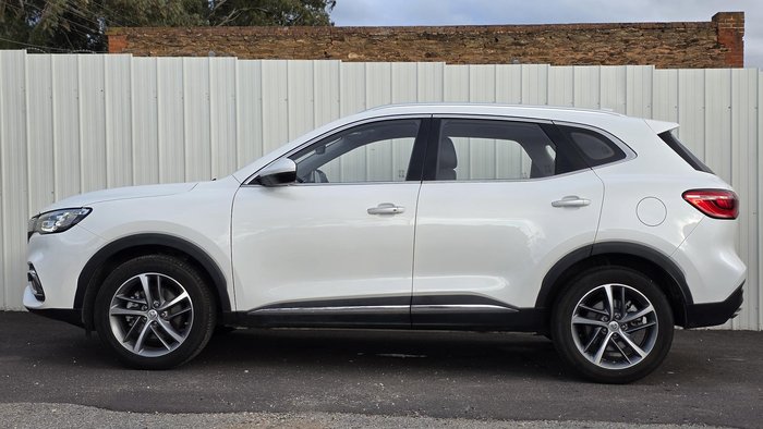 2023 MG HS Excite