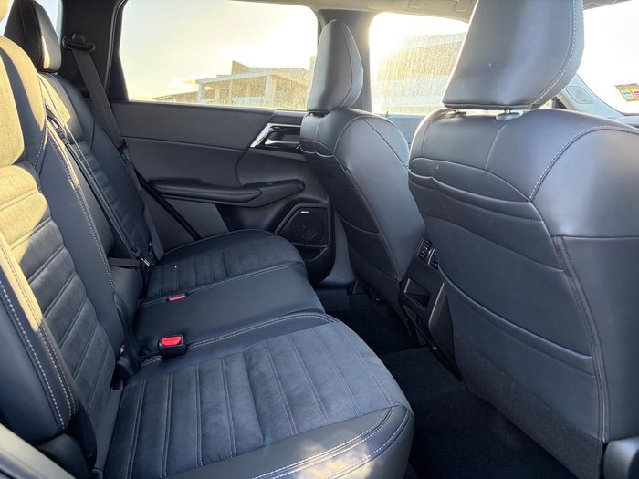 2025 Mitsubishi Outlander Aspire