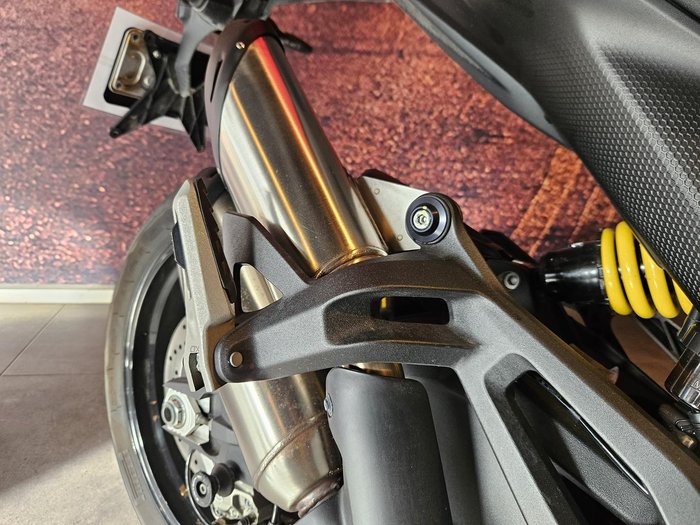 2022 Ducati Monster + 937 Monster Red