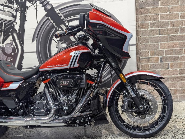 Harley-Davidson CVO Street Glide 121 (FLHXSE) Touring