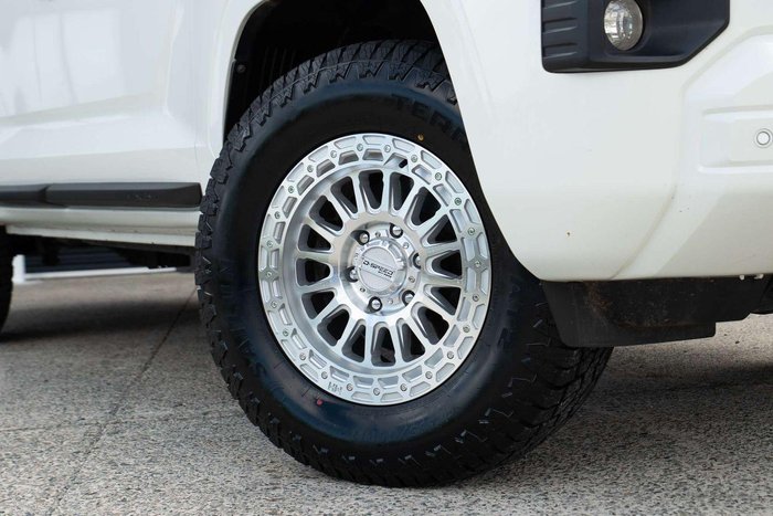 2024 Mitsubishi Triton GLX