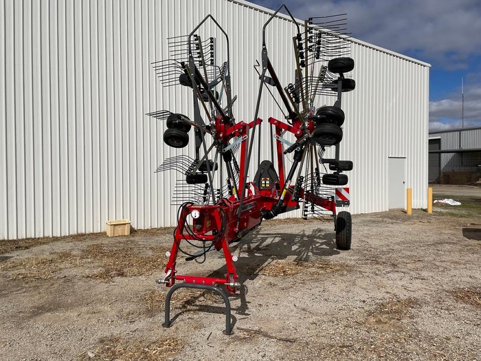 2026 Massey Ferguson Rk 762 7.6Mtr Twin Rotor Centre Swath Hay Rake