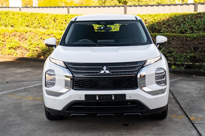 2022 Mitsubishi Outlander ES