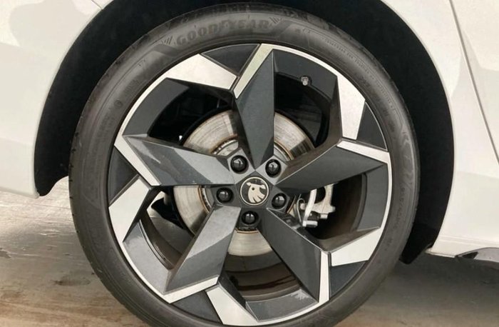 2025 SKODA Superb 195TSI Sportline