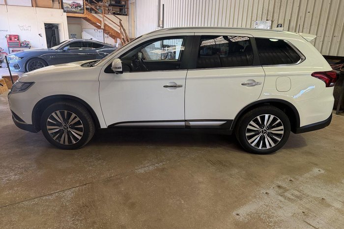 2020 Mitsubishi Outlander Exceed
