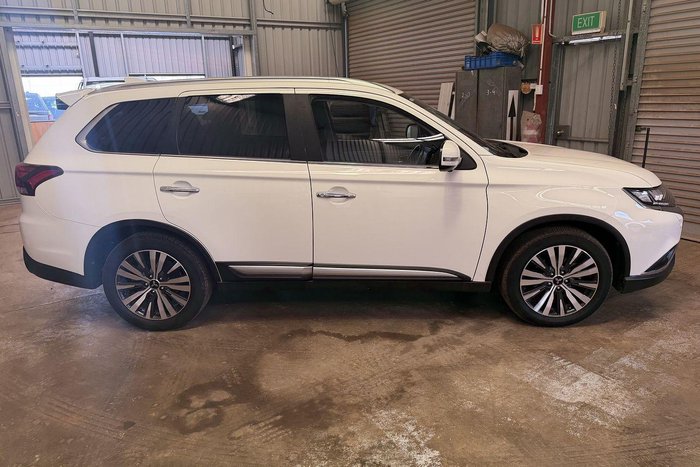 2020 Mitsubishi Outlander Exceed