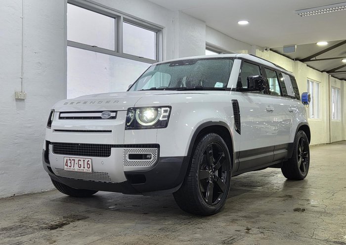 2023 Land Rover Defender 110 D300 SE