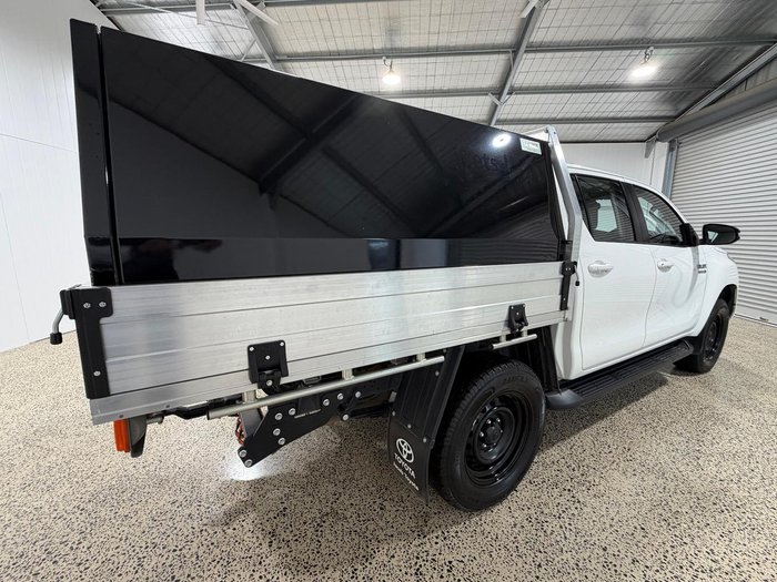 2024 Toyota Hilux SR