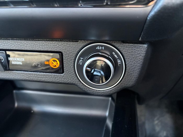 2026 Isuzu D-MAX X-TERRAIN MY25.5 4X4 Dual Range Mineral White