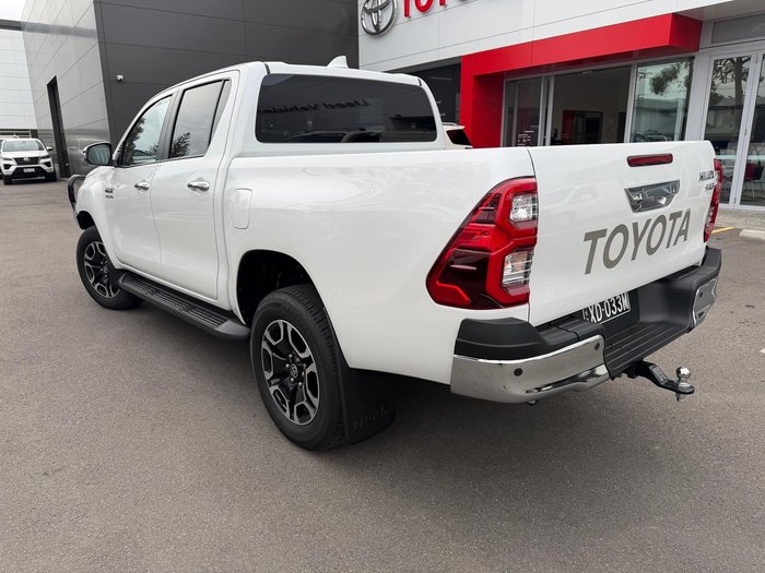 2023 Toyota Hilux SR5