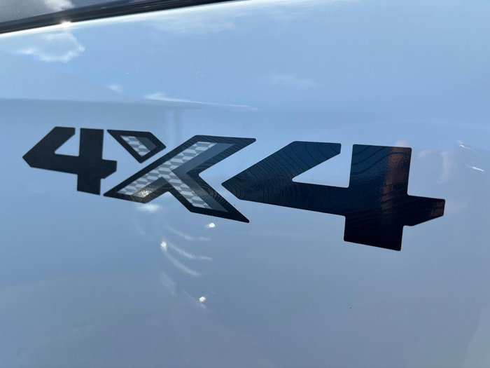 2026 Isuzu D-MAX X-TERRAIN MY25.5 4X4 Dual Range Mineral White