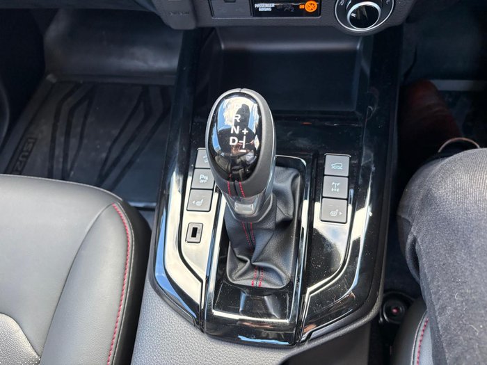 2026 Isuzu D-MAX X-TERRAIN MY25.5 4X4 Dual Range Mineral White
