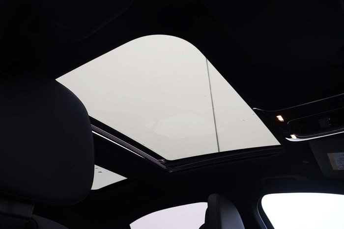 2025 Mercedes-Benz C-Class C200