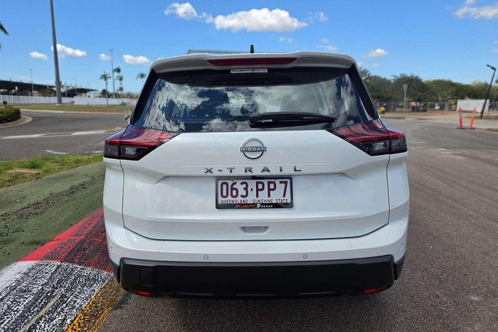 2025 Nissan X-TRAIL ST