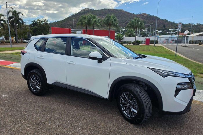 2025 Nissan X-TRAIL ST