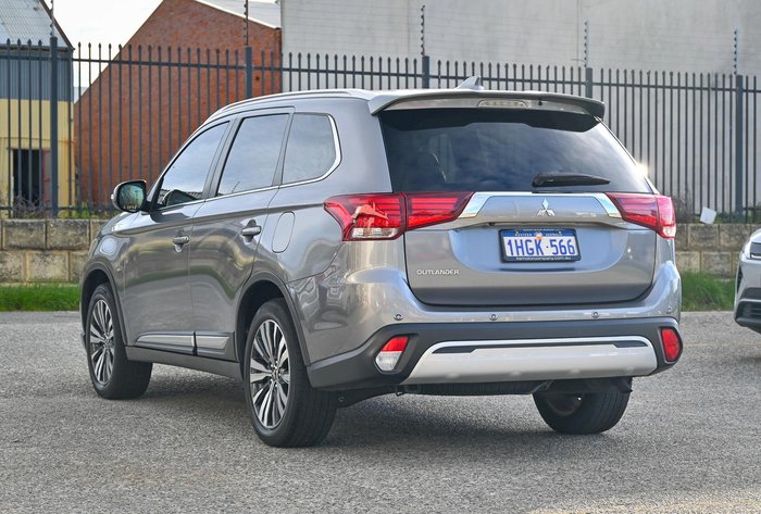 2021 Mitsubishi Outlander LS