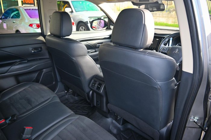 2021 Mitsubishi Outlander LS