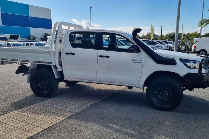 2022 Toyota Hilux SR