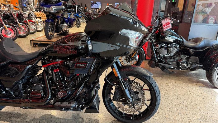 2024 Harley-Davidson CVO Road Glide ST 121 (FLTRXSTSE)