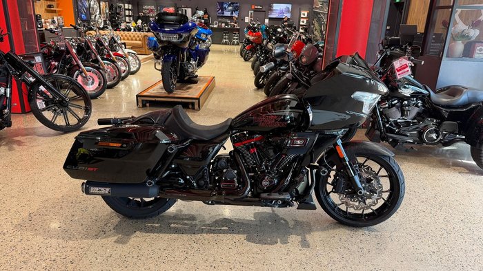Harley-Davidson CVO Road Glide ST 121 (FLTRXSTSE) Touring
