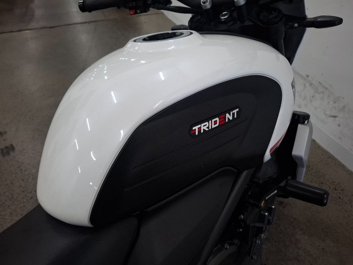 2022 Triumph TRIDENT 660 White