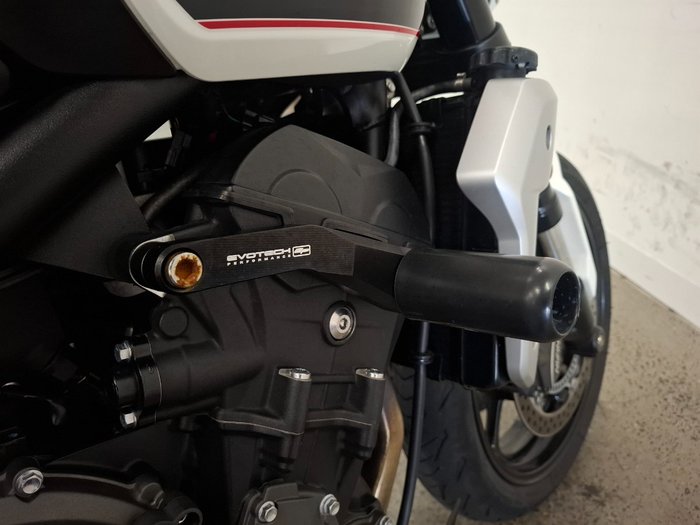 2022 Triumph TRIDENT 660 White