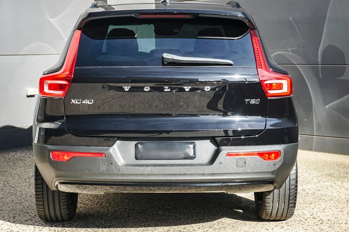 2021 Volvo XC40 T5 R-Design