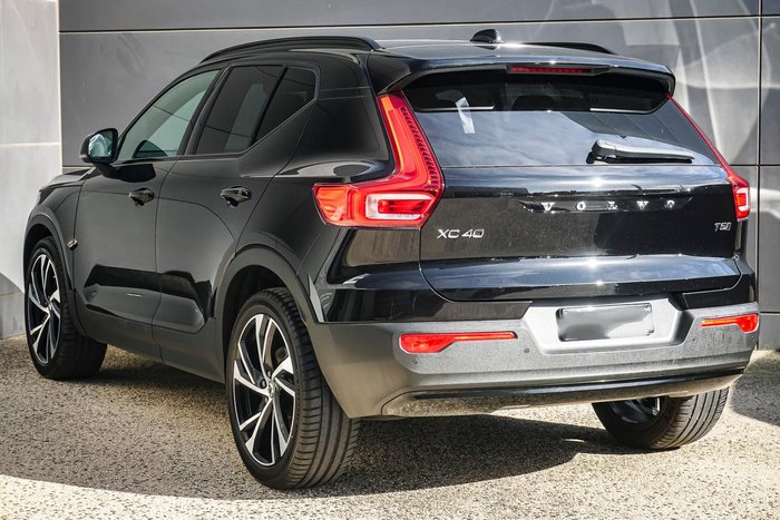 2021 Volvo XC40 T5 R-Design