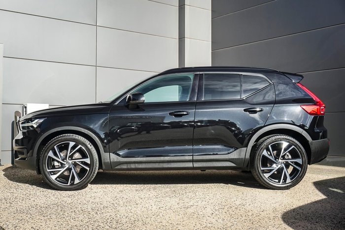 2021 Volvo XC40 T5 R-Design