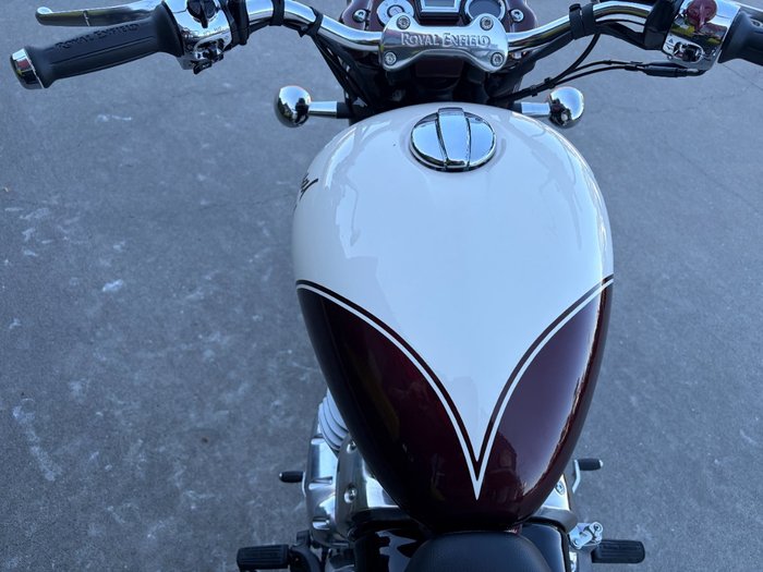2025 Royal Enfield CLASSIC 650 VALLAM RED