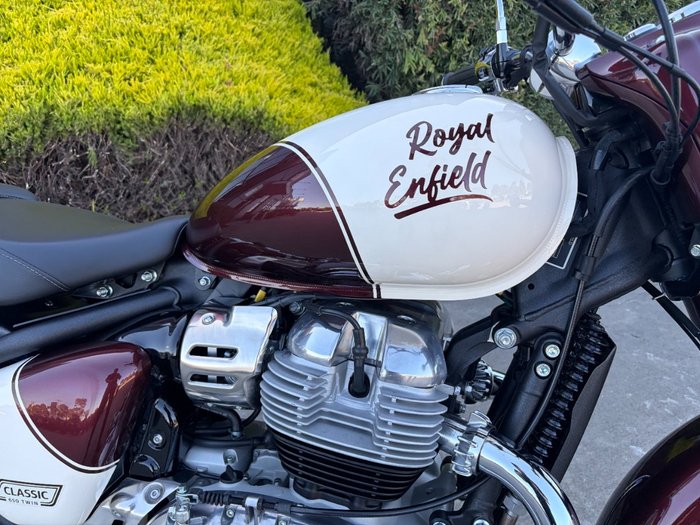 2025 Royal Enfield CLASSIC 650 VALLAM RED