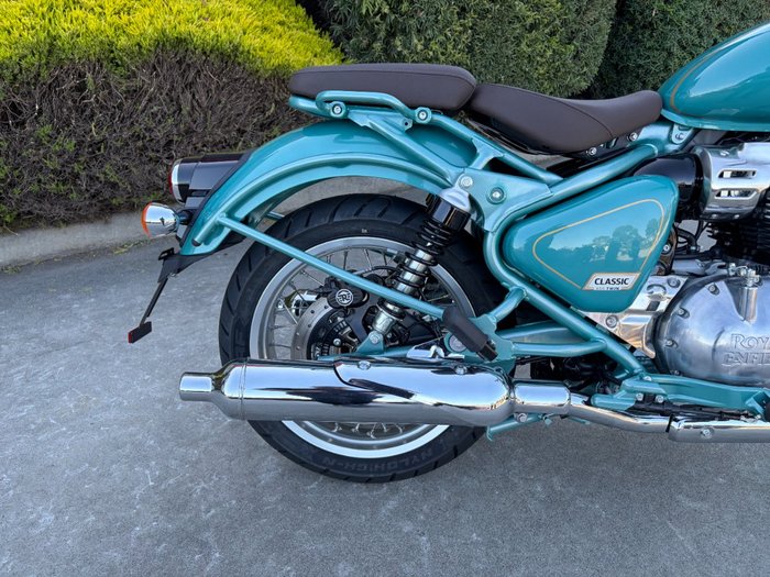 2026 Royal Enfield CLASSIC 650 Green