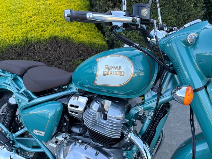 2026 Royal Enfield CLASSIC 650 Green