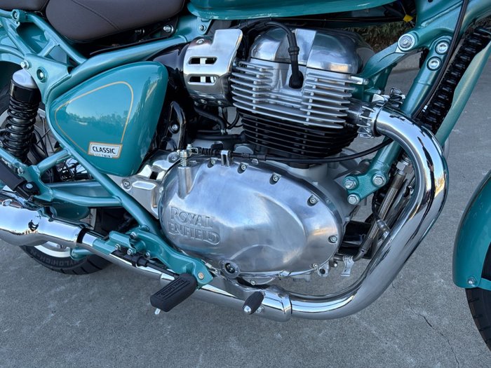 2026 Royal Enfield CLASSIC 650 Green